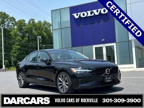 2022 Volvo S60 B5 Momentum
