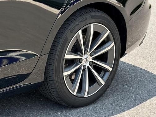 2022 Volvo S60 B5 Momentum