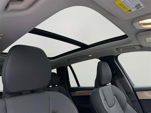 2025 Volvo XC90 Plug-In Hybrid T8 Plus 7-Seater