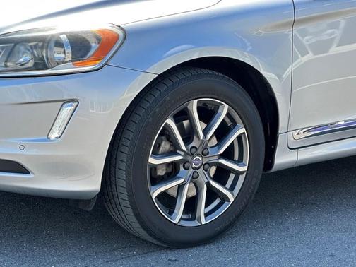 2016 Volvo XC60 T6 Premier Plus