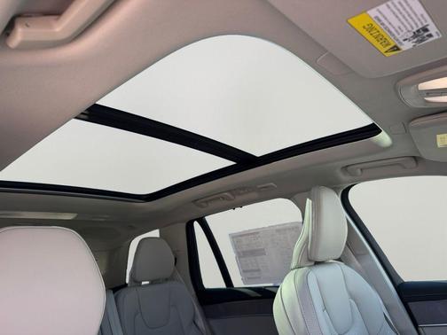 2026 Volvo XC90 B6 Ultra 7-Seater