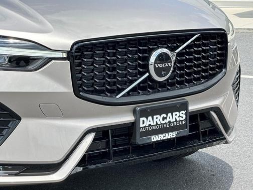 2025 Volvo XC60 B5 Ultra