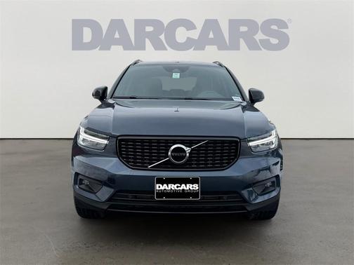 2022 Volvo XC40 T5 R-Design