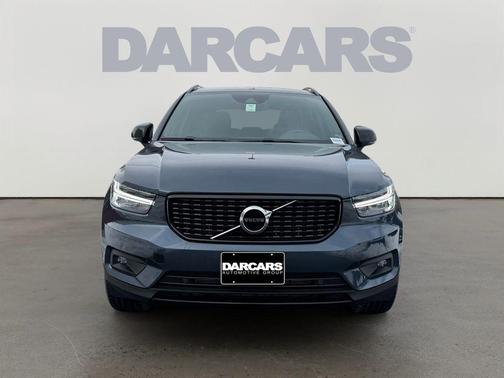 2022 Volvo XC40 T5 R-Design