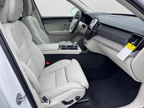 2026 Volvo XC90 B6 Ultra 7-Seater