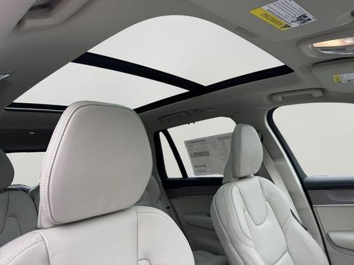 2026 Volvo XC90 B6 Ultra 7-Seater