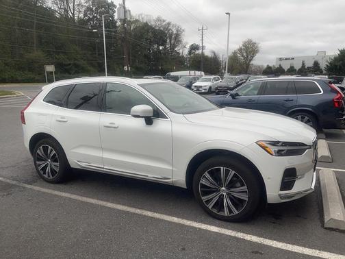 2022 Volvo XC60 B6 Inscription