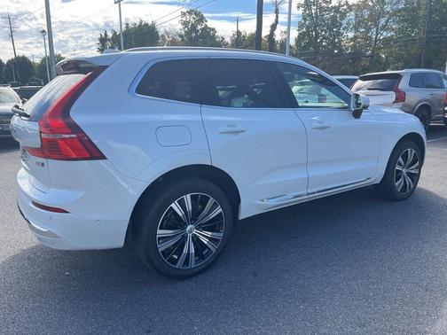 2022 Volvo XC60 B6 Inscription