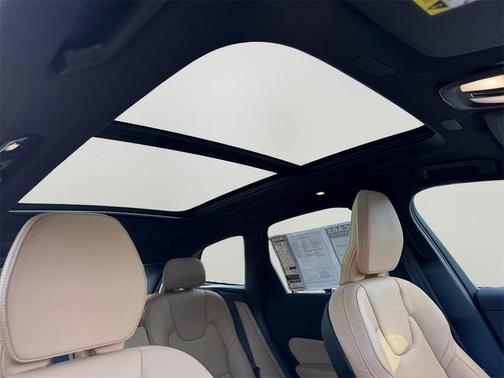 2022 Volvo XC60 B6 Inscription