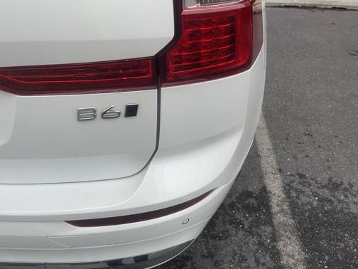 2022 Volvo XC60 B6 Inscription