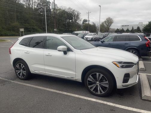 2022 Volvo XC60 B6 Inscription