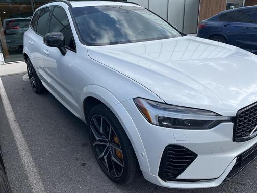 2025 Volvo XC60 Plug-In Hybrid T8 Polestar Engineered