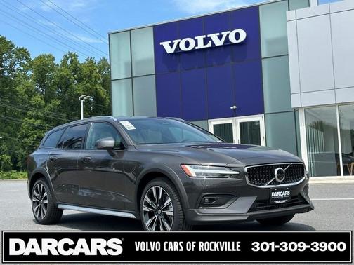 2025 Volvo V60 Cross Country B5 Ultra