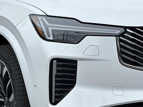 2025 Volvo XC90 B6 Ultra