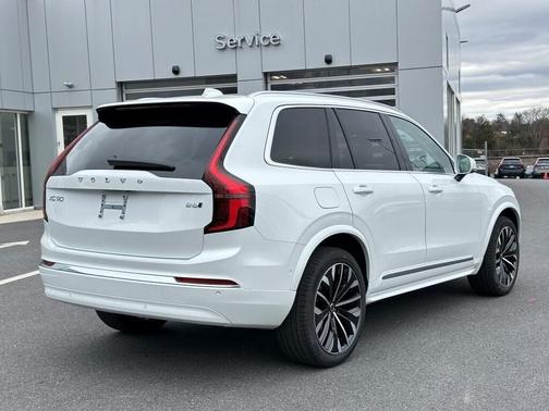 2025 Volvo XC90 B6 Ultra