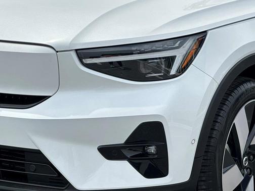 2024 Volvo XC40 Recharge Pure Electric Twin Plus