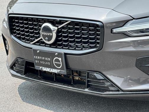 2025 Volvo S60 B5 Plus