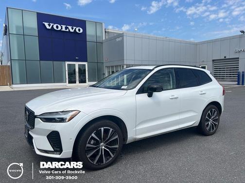 Crystal White 2023 Volvo XC60 B5 Ultimate Dark Theme