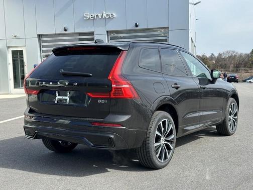 2025 Volvo XC60 B5 Ultra