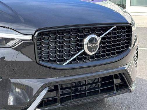 2025 Volvo XC60 B5 Ultra