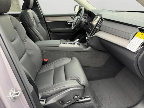 2026 Volvo XC90 B6 Ultra Dark Theme 7-Seater