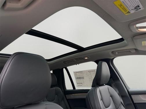 2026 Volvo XC90 B6 Ultra Dark Theme 7-Seater