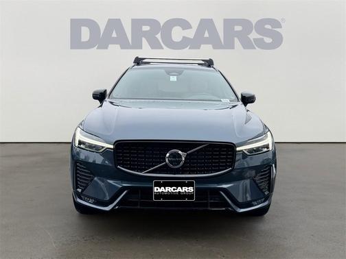 2023 Volvo XC60 B5 Ultimate Dark Theme