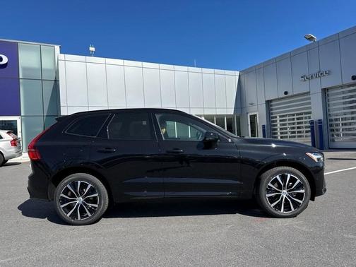 2025 Volvo XC60 B5 Ultra