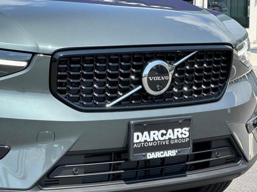 2026 Volvo XC40 B5 ULTRA