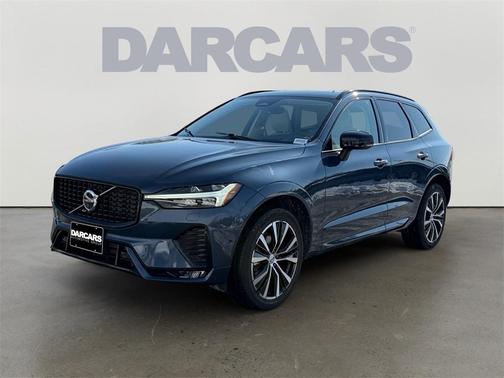 2024 Volvo XC60 B5 Ultimate Dark Theme