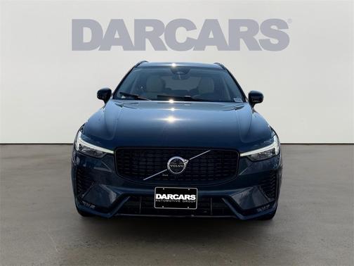 2024 Volvo XC60 B5 Ultimate Dark Theme