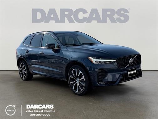 2024 Volvo XC60 B5 Ultimate Dark Theme