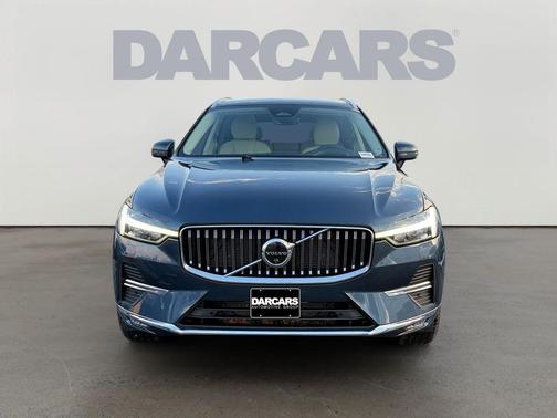 2023 Volvo XC60 B5 Ultimate Bright Theme