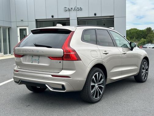 2025 Volvo XC60 B5 Plus