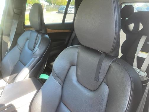 2023 Volvo XC90 B6 Plus 6-Seater
