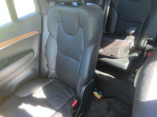 2023 Volvo XC90 B6 Plus 6-Seater