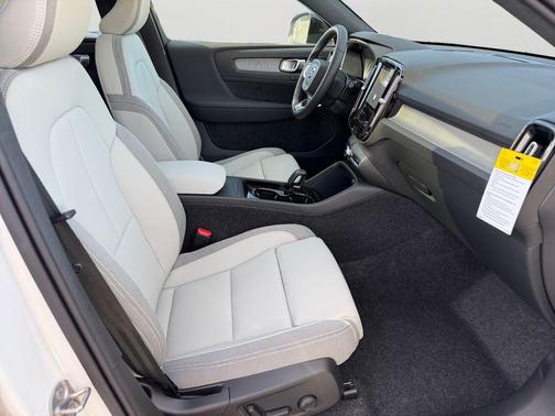 2026 Volvo EX40 Twin Motor Plus