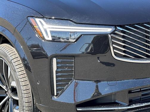 2025 Volvo XC90 Plug-In Hybrid T8 Plus 7-Seater
