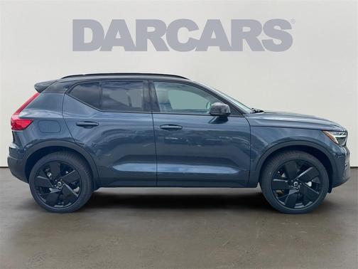 2026 Volvo XC40 B5 Ultra Black Edition
