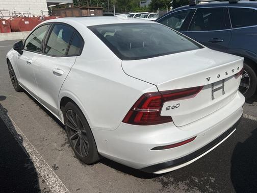 2024 Volvo S60 Recharge Plug-In Hybrid T8 Plus Dark Theme