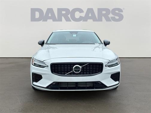 2024 Volvo S60 Recharge Plug-In Hybrid T8 Plus Dark Theme