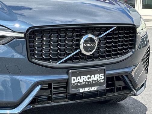 2025 Volvo XC60 Plug-In Hybrid T8 Plus