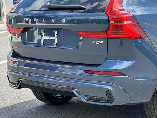 2025 Volvo XC60 Plug-In Hybrid T8 Plus
