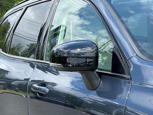2025 Volvo XC60 Plug-In Hybrid T8 Plus