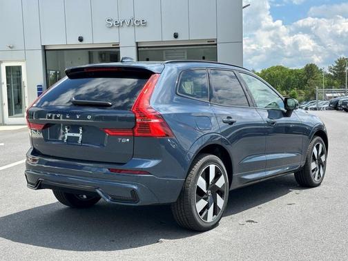 2025 Volvo XC60 Plug-In Hybrid T8 Plus