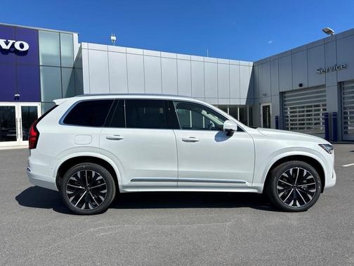 2025 Volvo XC90 B6 Plus 7-Seater