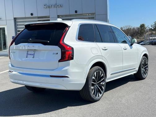 2025 Volvo XC90 B6 Plus 7-Seater