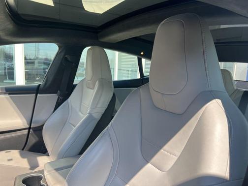 2015 Tesla Model S 70D