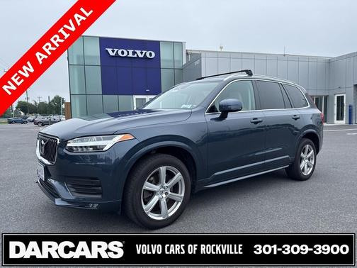 2022 Volvo XC90 T5 Momentum 7 Passenger