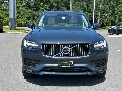2022 Volvo XC90 T5 Momentum 7 Passenger